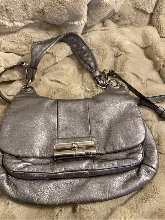 Coach Handbags - Vintage Coach Silver Leather Crossbody/Shoulder Bag with Turn-Lock